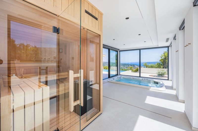 Sauna & Jacuzzi
